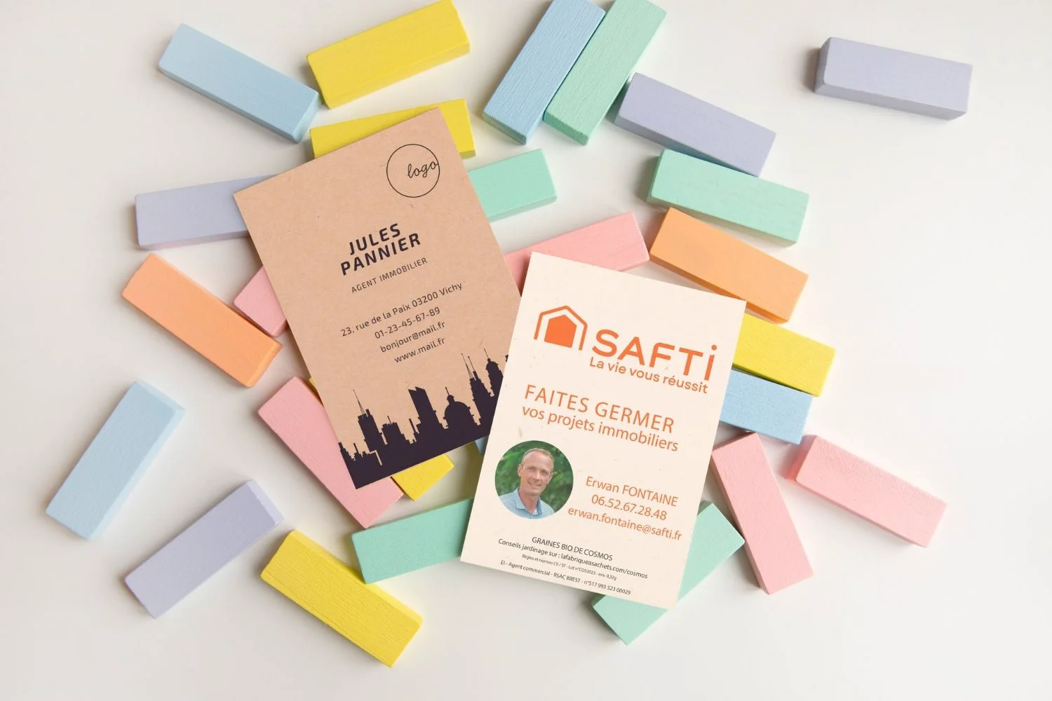 Deux goodies professionnels sachets de graines kraft et blanc moucheté pour agents immobiliers
